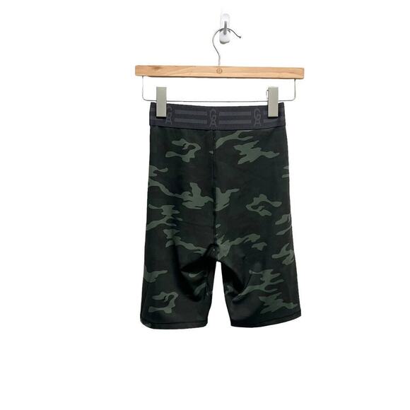Good‎ American Icon Biker Shorts Camo - Picture 2 of 6